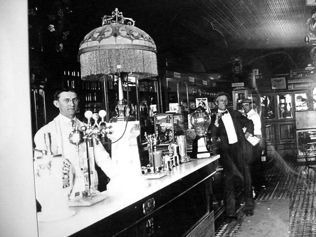 Crosbys drug 1900 soda fountain2.jpg